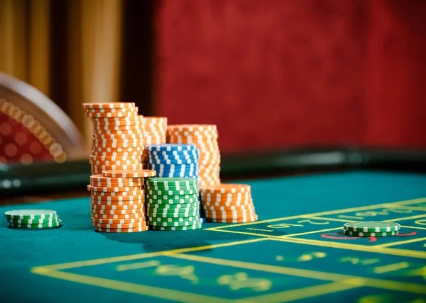 gwen189 mobile app interface showing live dealer tables and sportsbook markets